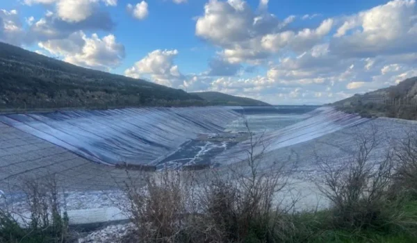 Δ. Καπούνης, πρόεδρος ΕΑΣ Νάξου στη Rosa: Η λειψυδρία μας οδηγεί στον θάνατο Πηγή: www.rosa.gr