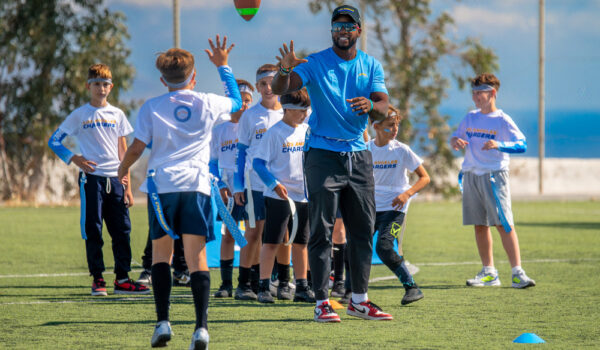 Από το Λος Άντζελες στη Σαντορίνη: Οι Chargers φέρνουν το flag football στην Ελλάδα