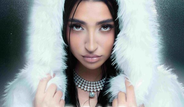 ΑΝΑΣΤΑΣΙΑ: “ΒΡΕΧΕΙ” Η νέα πολυαναμενόμενη επιτυχία της είναι εδώ!