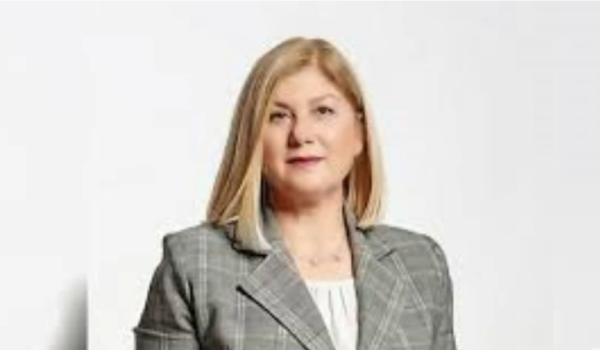 Η Μέση Ανατολή φλέγεται: Η κύπρια δημοσιογράφος Μαρία Παπαλαζάρου-Φράγκου μιλά στην εκπομπή «Στο βάθος κήπος» για τις εξελίξεις στην Κύπρο